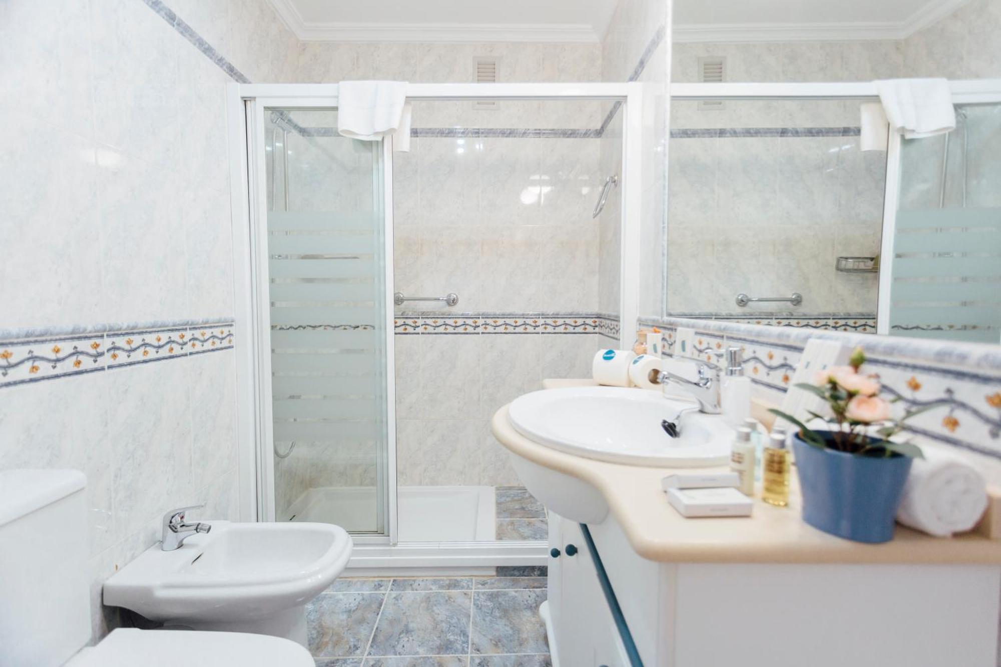 Stunning And Colorful- 4Bd 2Bth- Santa Cruz Lägenhet Sevilla Exteriör bild